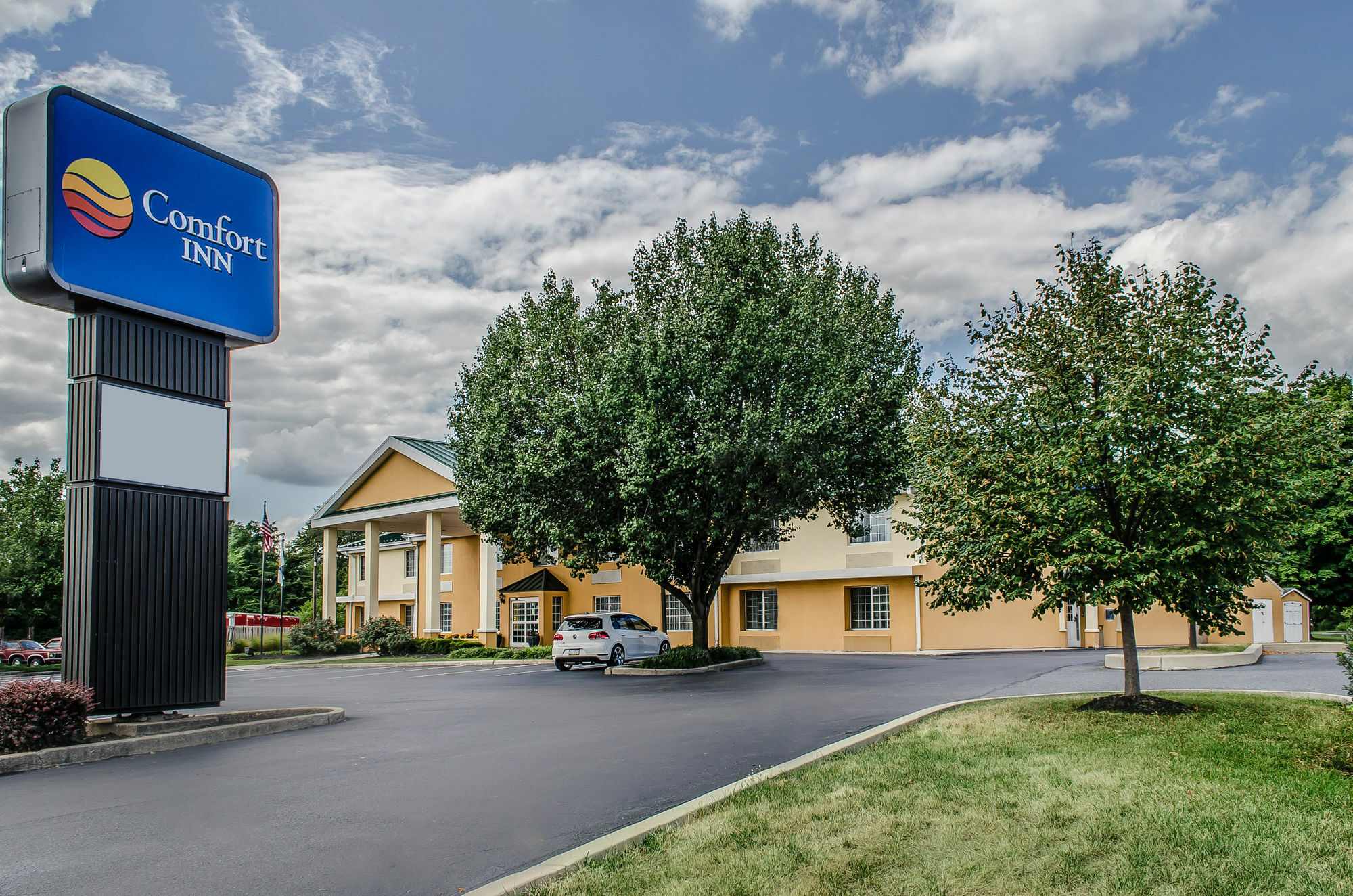 Hotel Baymont By Wyndham Harrisburg Exterior foto